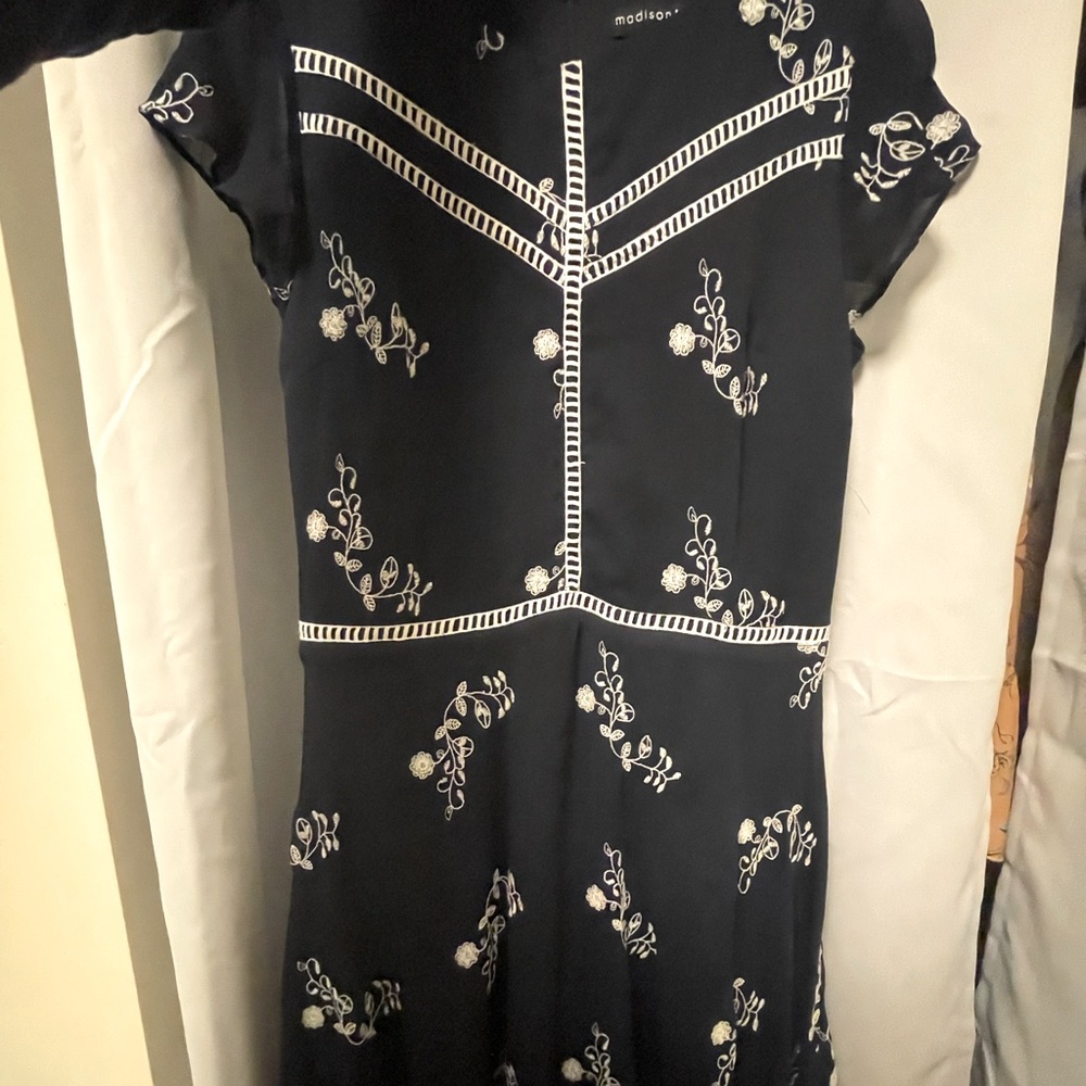 Beautiful chiffon dress in blue and white